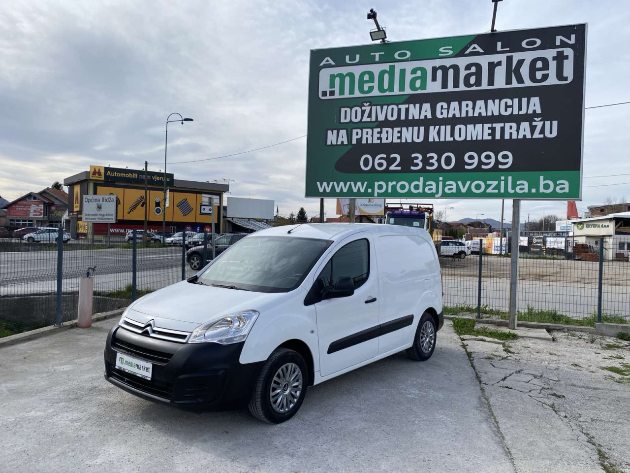 Citroen Berlingo 197.715km 2016g. 3 sjedista 1.6HDi Klima Caddy