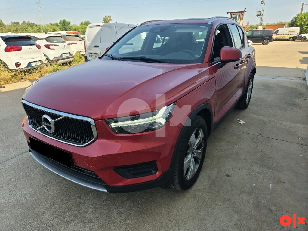Volvo XC 40 AWD D3 Momentum 2.0 Automatik Panorama LED XC40